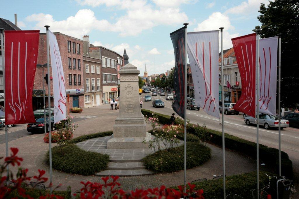 Oorlogsmonument op Dr. Roosensplein te Brasschaat